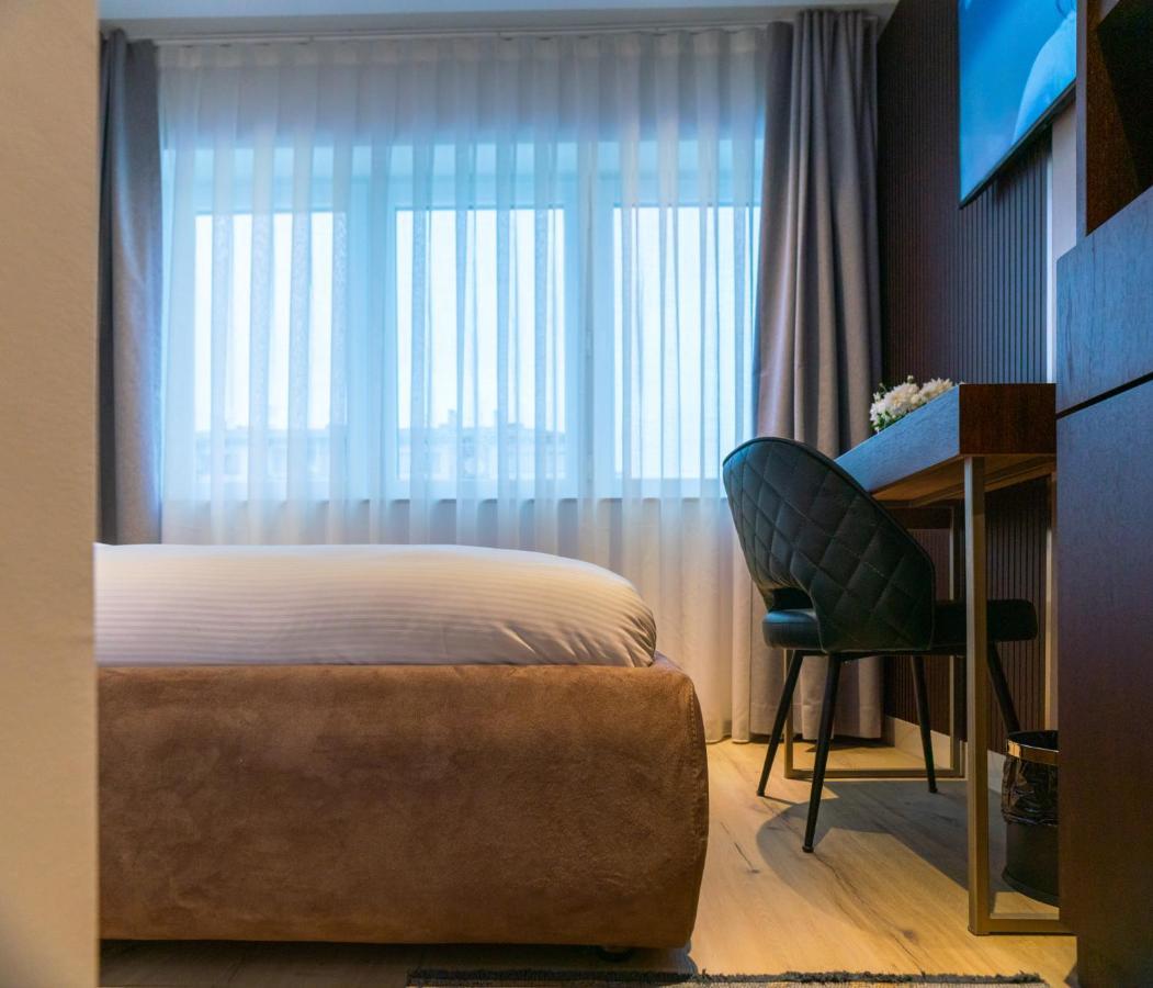 Emery Hotel 프리슈티나 외부 사진