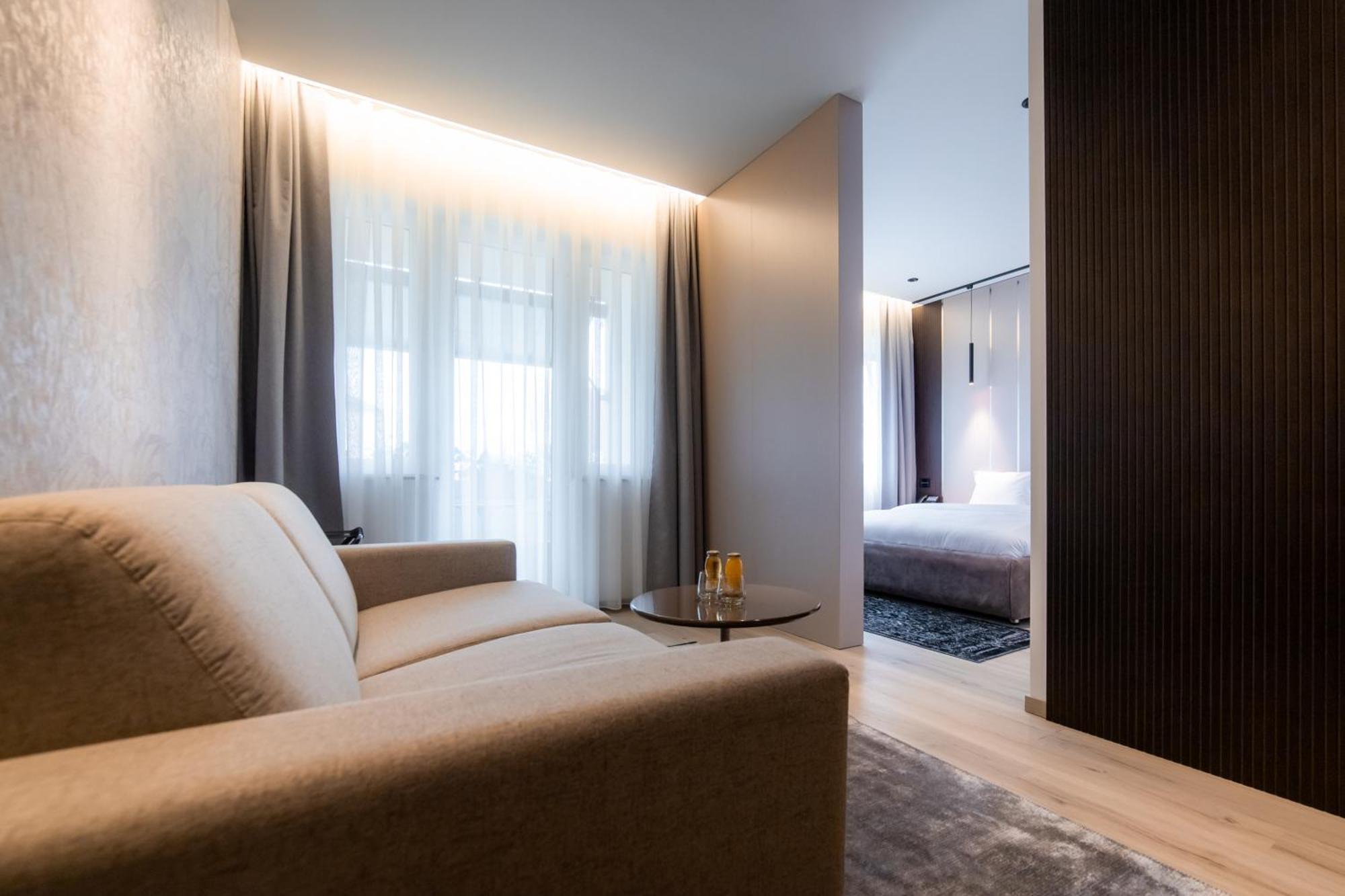 Emery Hotel 프리슈티나 외부 사진