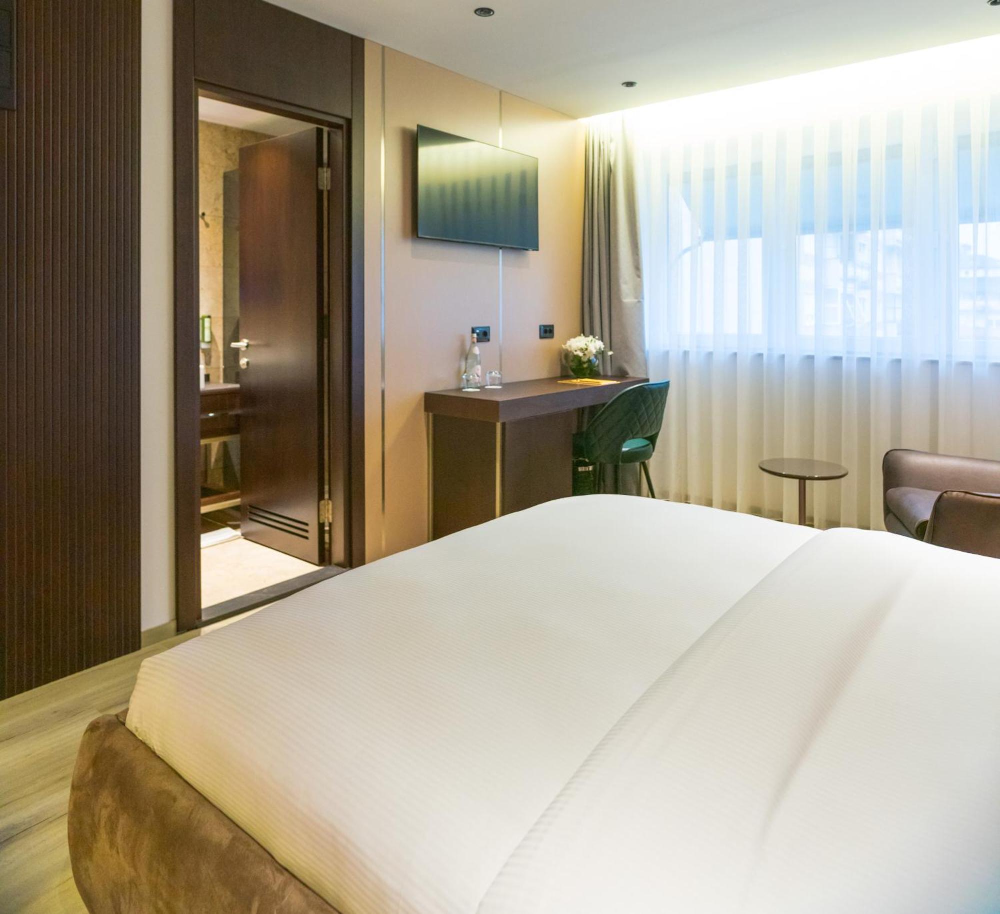 Emery Hotel 프리슈티나 외부 사진